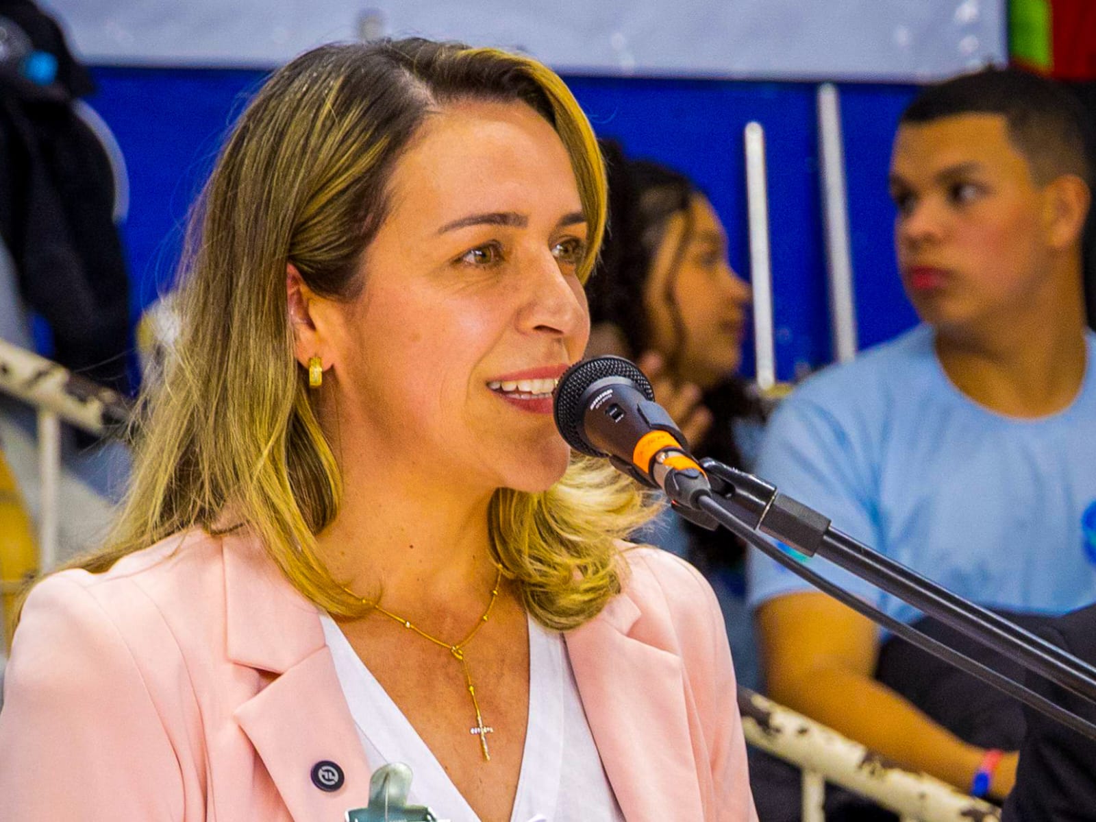 Fernanda Cordova em agenda em evento cultural, em Lages