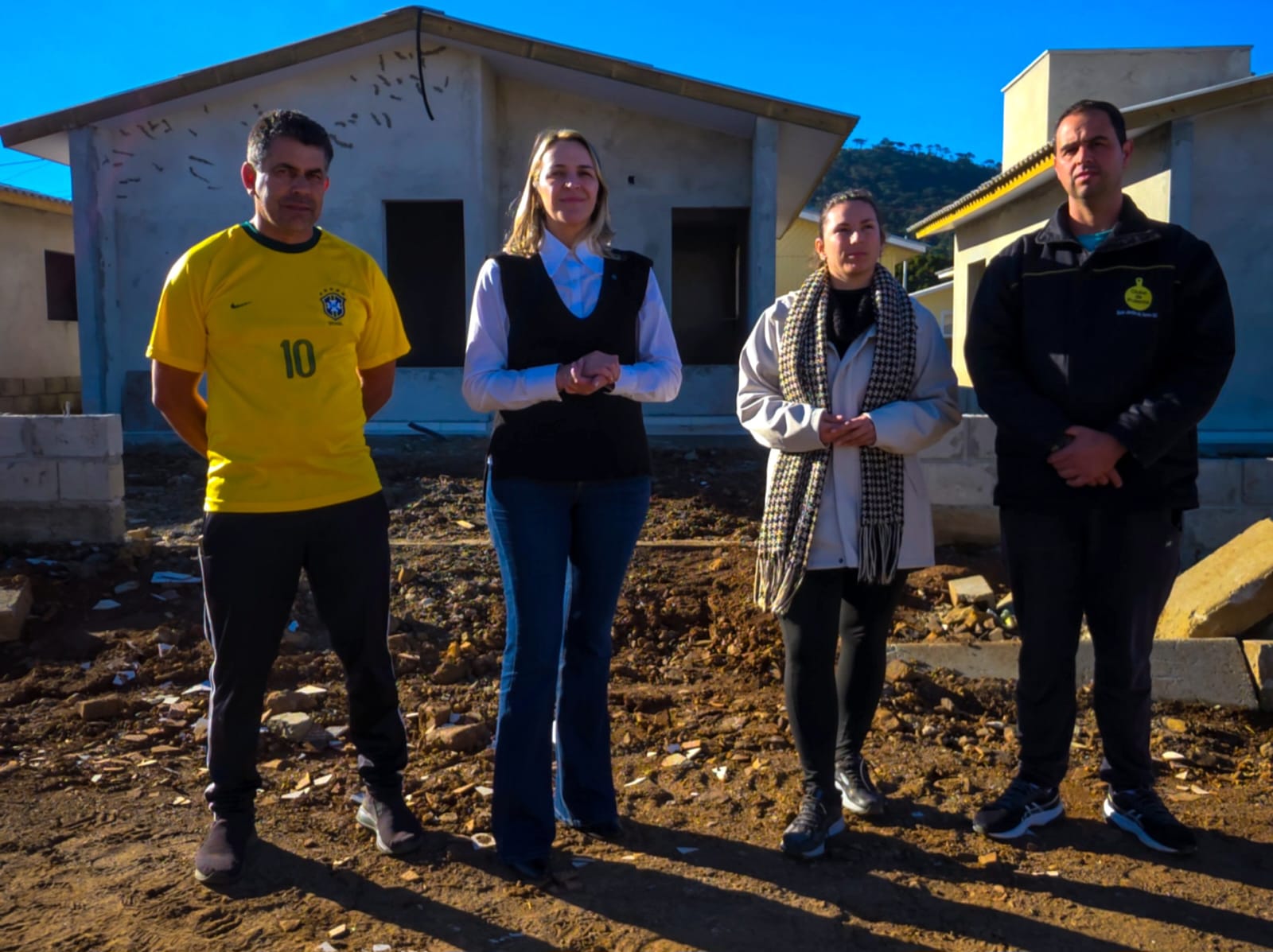 Doze famílias estão mais perto da casa própria em Bom Jardim da Serra Doze famílias estão mais perto da casa própria em Bom Jardim da Serra